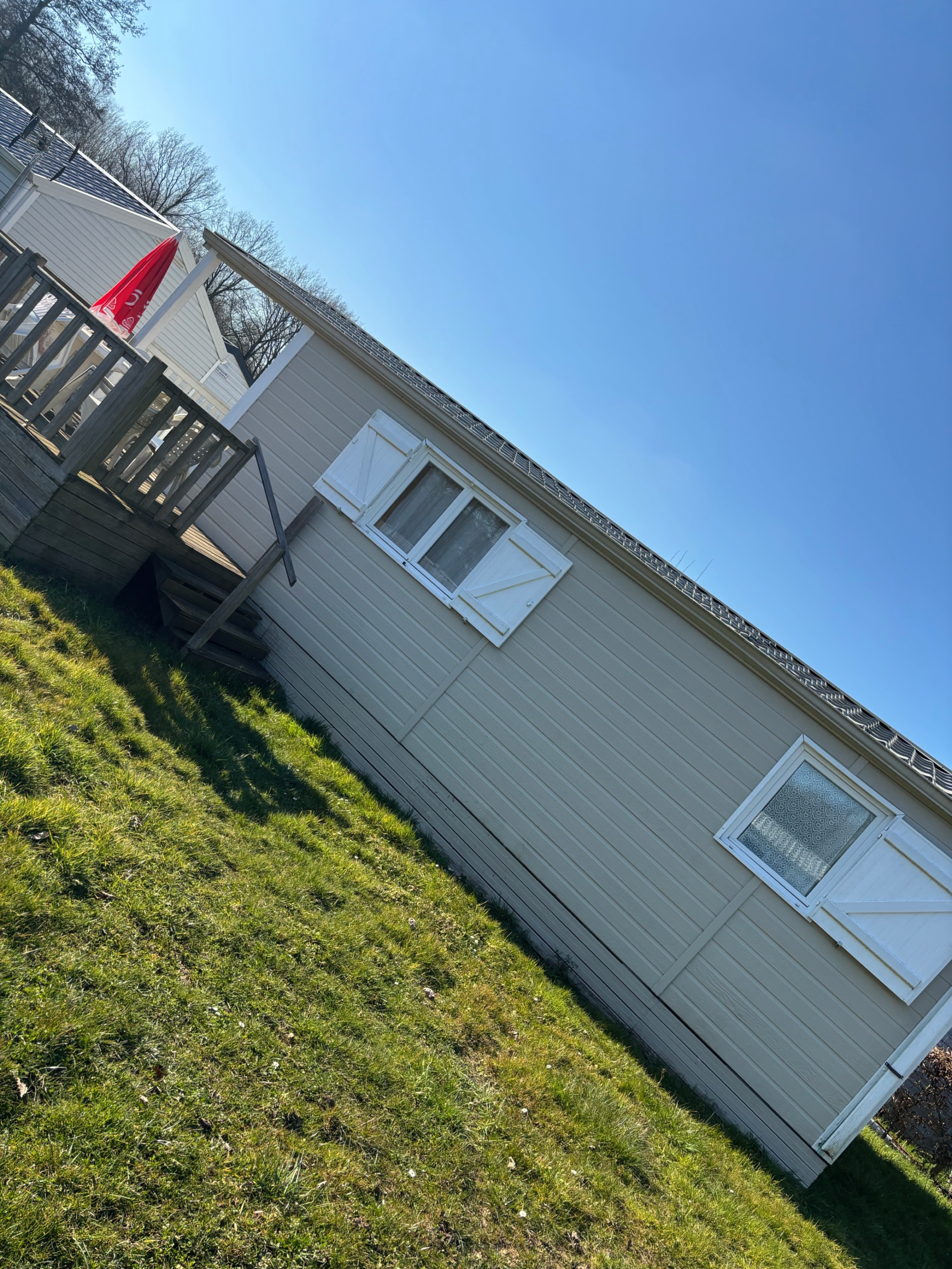 Photo de la devanture du mobil-home Rouge-gorge