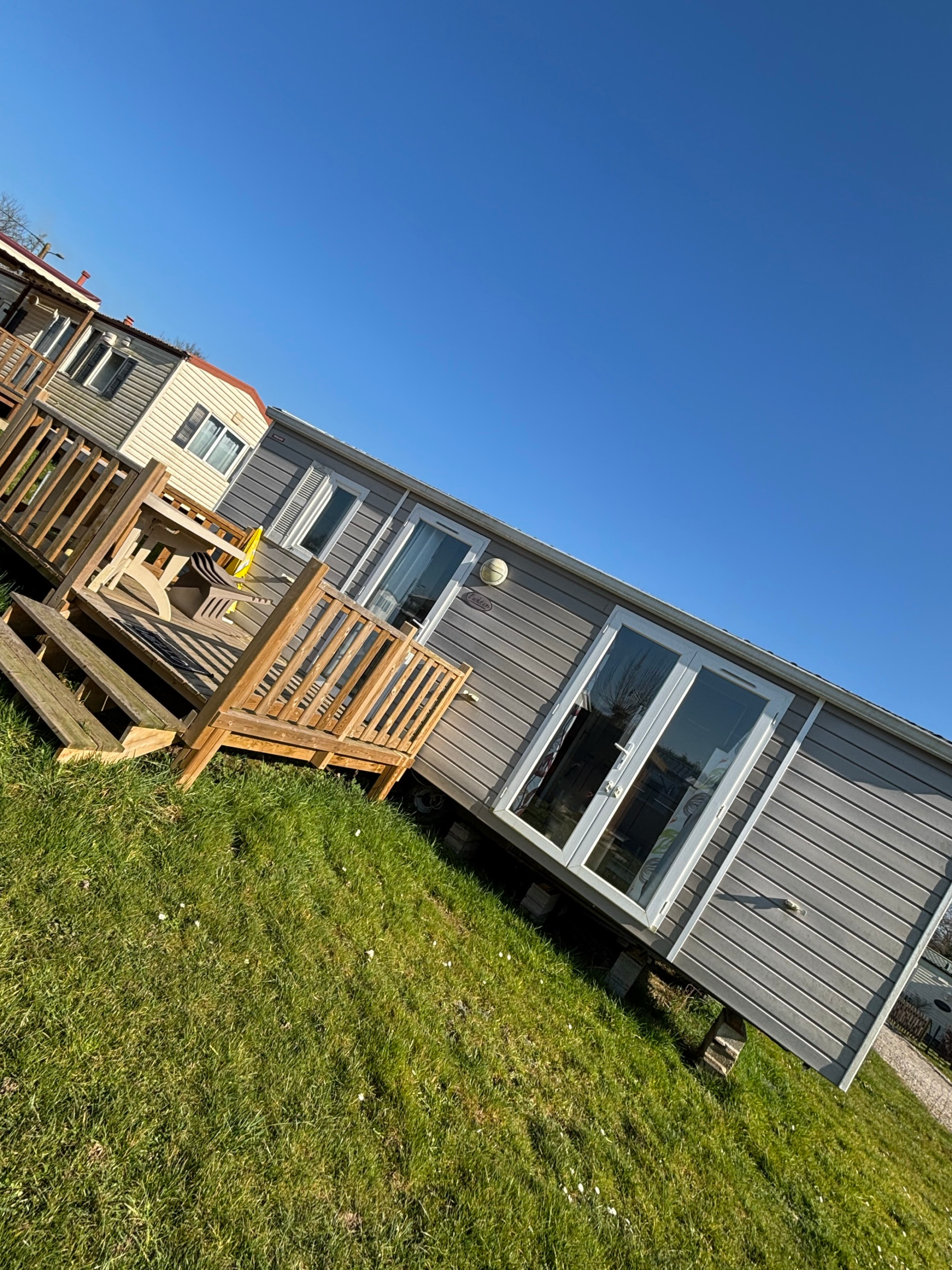 Photo de la devanture du mobil-home Cygne