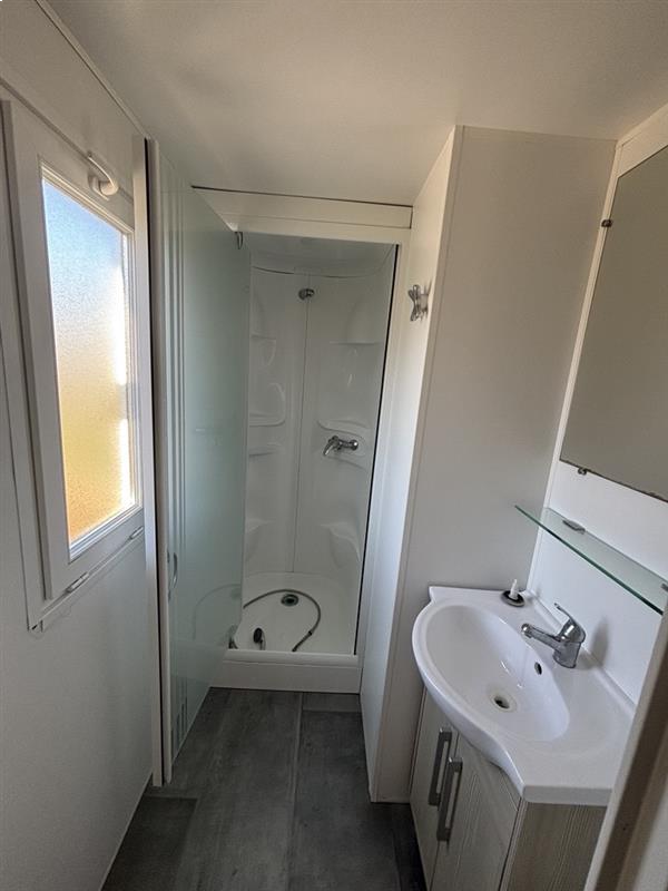 Photo de la salle de bain du mobil-home Cygne