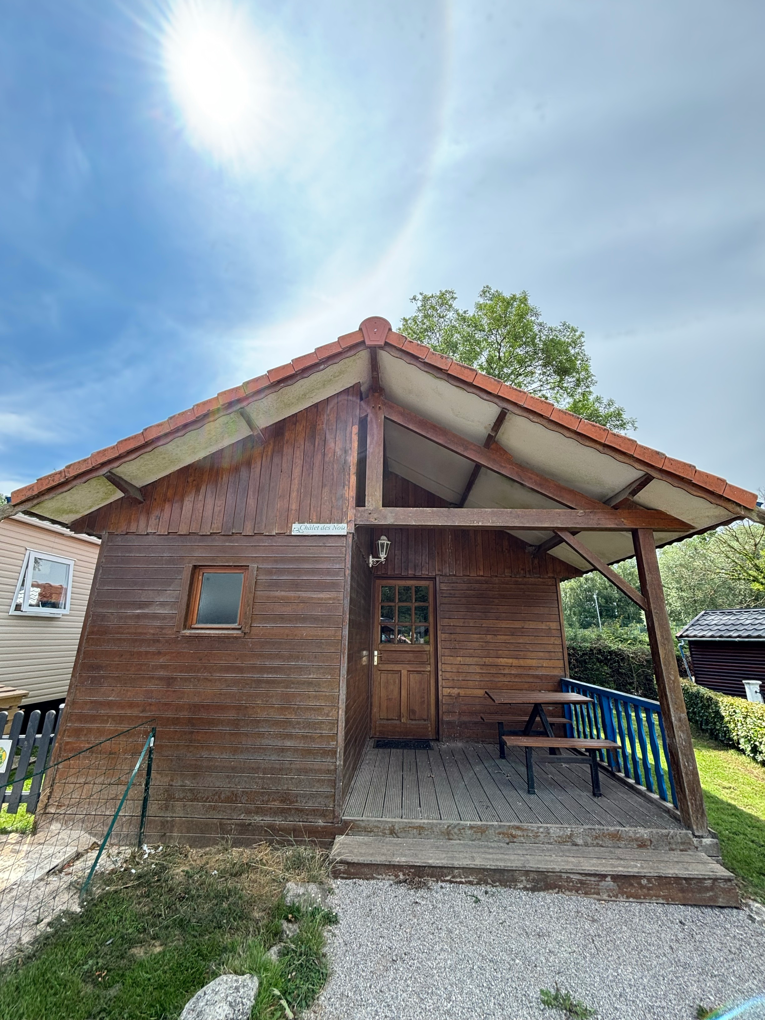 Devanture du chalet des noix