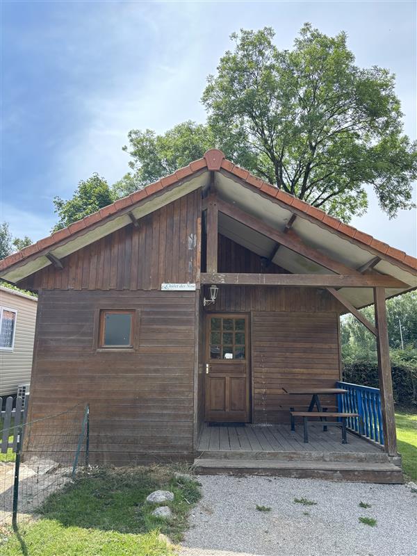 Devanture du chalet des noix