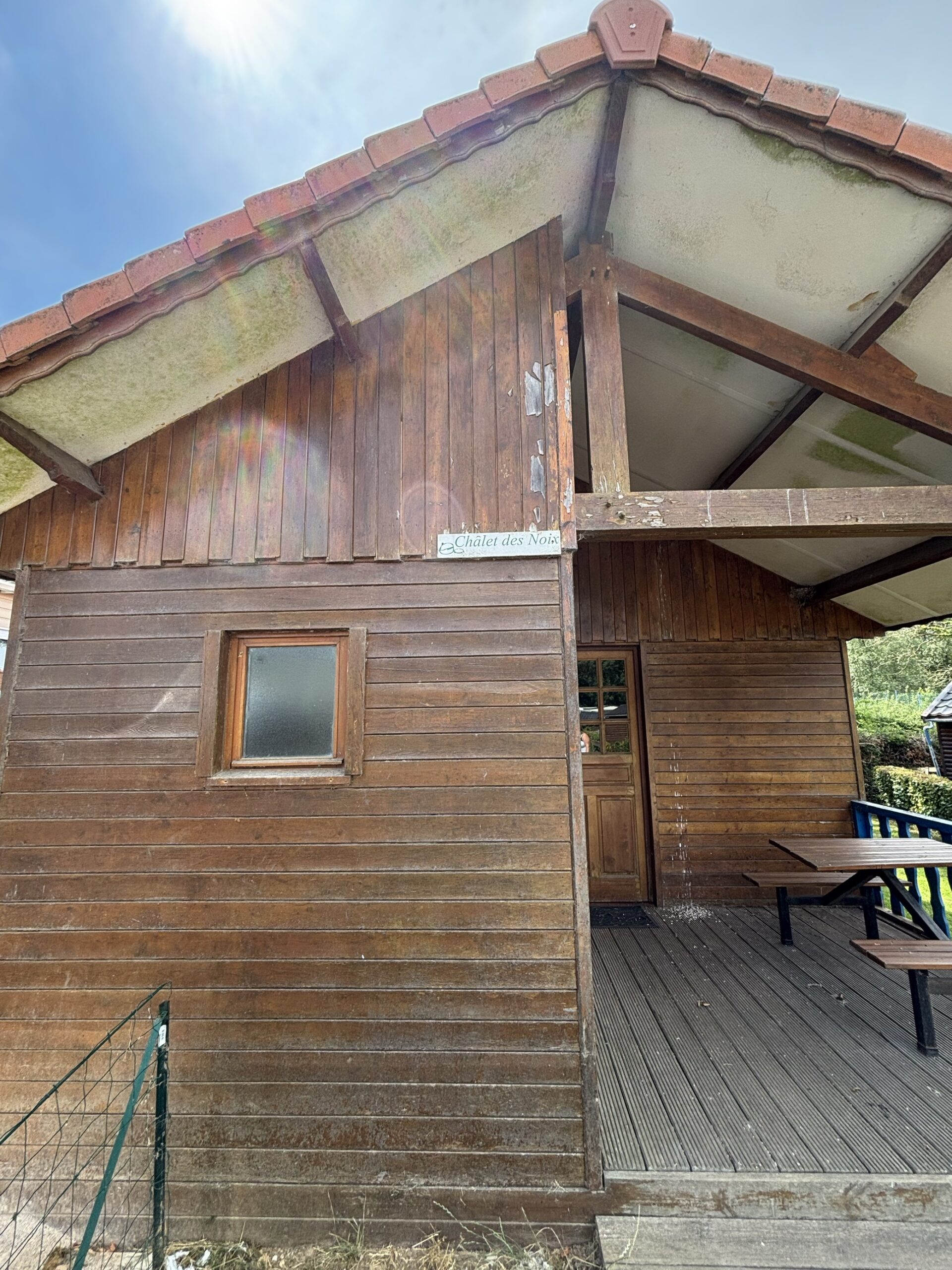 Devanture du chalet des noix